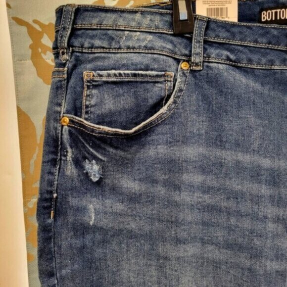 Denim Cotton Skinny Capri NWT Women's Sz 24 - Picture 3 of 8